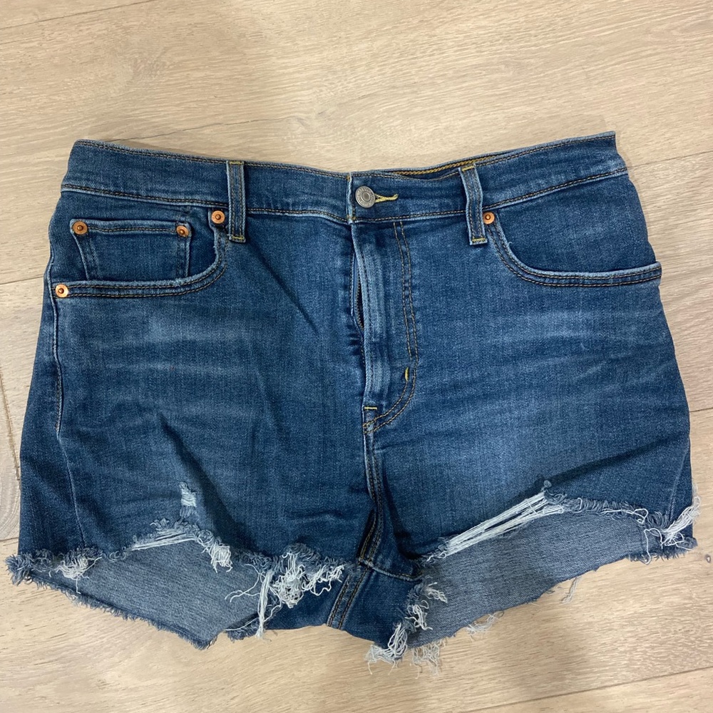 Levi’s dark wash denim shorts